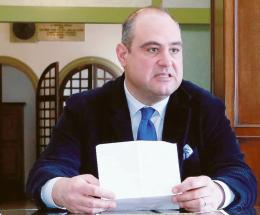 Assessore, nomina “congelata”