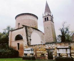 “Una vetrina per i nostri autori”