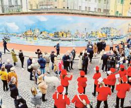 A festa dei fiori si svela un murale che fa sognare