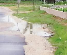 Dopo le buche, ora l’acqua