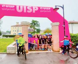 Jogging benefico sotto la pioggia: raccolti 750 euro