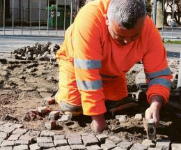Cantieri a go go per coprire voragini