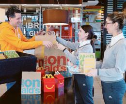Da McDonald’s pasti caldi a chi ha bisogno 