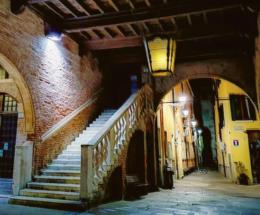 Pulizia dello scalone di palazzo Nodari il Comune apre l’avviso e cerca sponsor