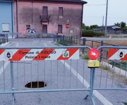 Voragine sul ponte dei Guzzi