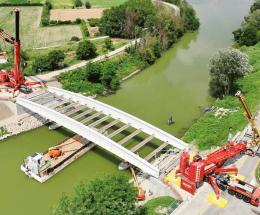 Il ponte è tornato al proprio posto
