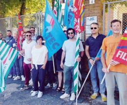 As2, dipendenti in protesta
