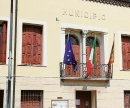 Opere pubbliche e social sul tavolo
