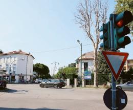 In viale della Pace il semaforo resta ancora rosso