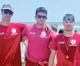 Bagnini eroi salvano due persone