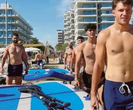Pile ricaricate tra sabbia e mare