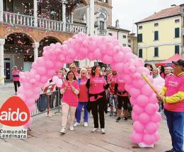 Maglie rosa di corsa in centro
