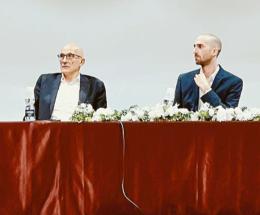 Il medico saluta, difficile trovare il sostituto