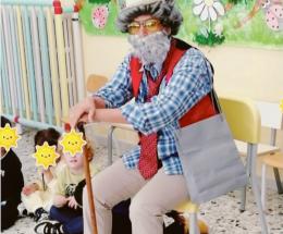 Nonno Nino incanta i bimbi