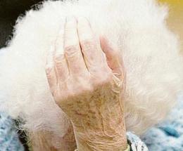 “Botte e minacce ai genitori”