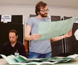 Sedici liste: in 72 per due posti
