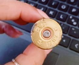 “Minacciata con un proiettile”