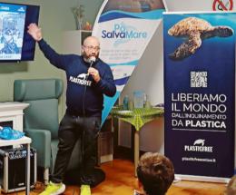 Plastic Free dialoga con anziani e bimbi