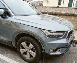 Bomba carta: danni a case e auto