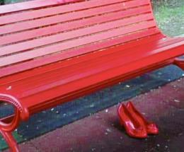 Una panchina per dire “basta”