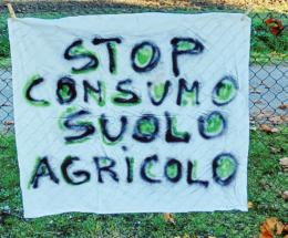 Impianto fotovoltaico, coro di “no”