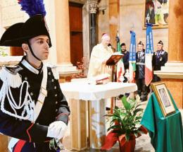 La Virgo Fidelis protegge l’Arma