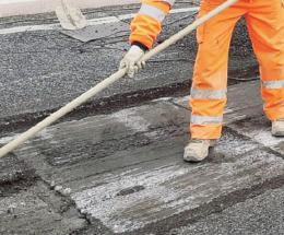 Il “fa e disfa” degli asfalti fa arrabbiare