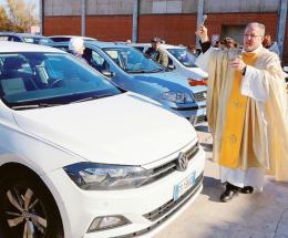 La comunità celebra la terra