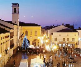 La città si accende per il Natale
