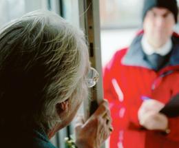 Truffe e furti agli anziani, è allarme vero