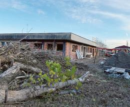Via gli alberi, spazio all’asilo nido