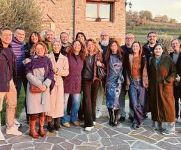 Pranzo, aneddoti e ricordi fra gli amici della quinta c