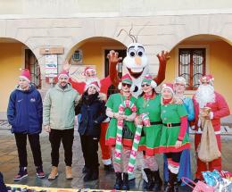 In centro si &egrave; acceso il Natale