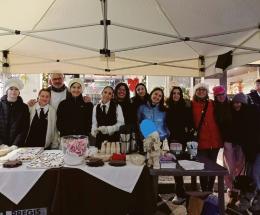 In piazza per stupire e attrarre