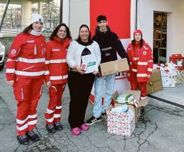 Sotto l&rsquo;albero, 8mila euro di doni