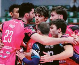 Sempre pi&ugrave; a picco