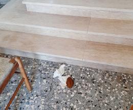 Violata la chiesa del cimitero