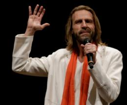 Questa sera al Sociale le hit di Franco Battiato