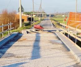 Ponte chiuso, disagi per i residenti