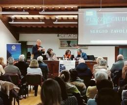 Indifferenza in &ldquo;secondo piano&rdquo;