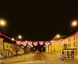 Il paese &ldquo;abbraccia&rdquo; l&rsquo;amore