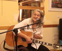 Ladri senza cuore, il rock in soccorso