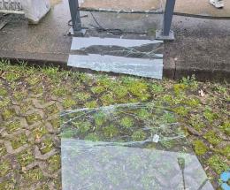 Distrutta la pensilina delle corriere