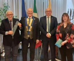 La visita del governatore al club