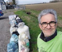 La strada ripulita dai rifiuti