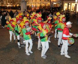 Il Carnevale chiude a ritmo di samba