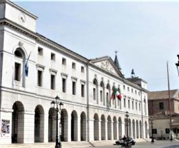 Tre consiglieri entrano in Forza Italia