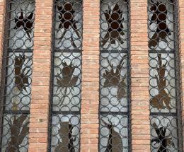 Botto nella notte, danni alla chiesa