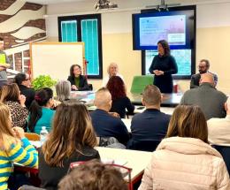 Enaip presenta la professione di assistente familiare