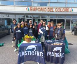 Raccolti 300 chili di spazzatura